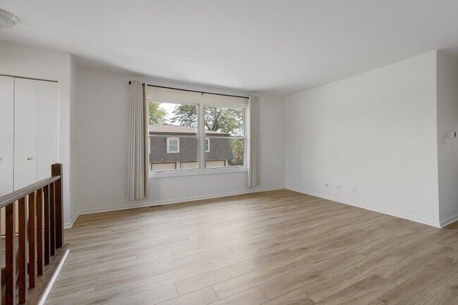 Foto del edificio - 772 Leicester Rd