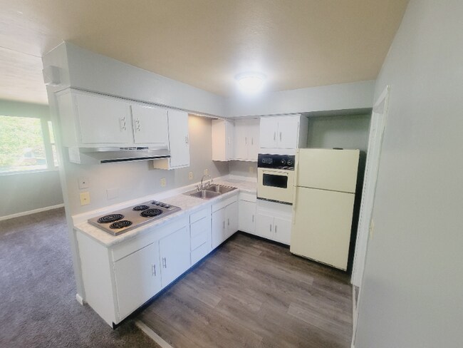 Building Photo - 3212 Elman Dr