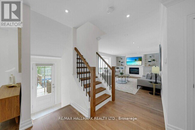 Building Photo - 29 Charnwood Rd