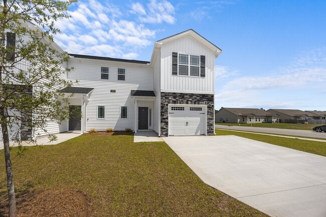 Building Photo - 4400 Laurel Ridge Dr