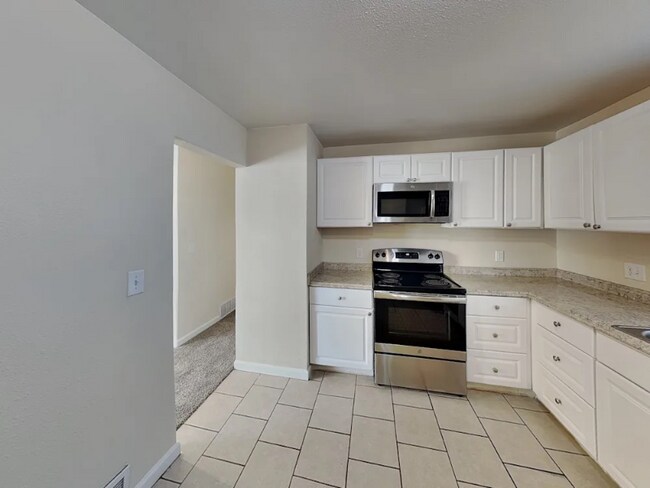 Building Photo - 5321 Xanadu St