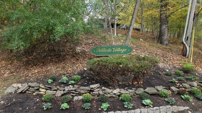 Building Photo - 3 bedroom (Entire House) in the Solitude Village section of High Bridge