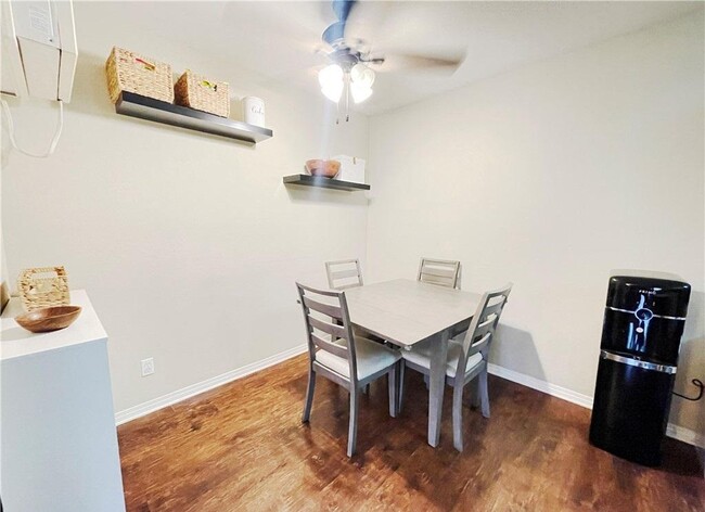 Building Photo - 12604 Gladys Retreat Cir, unit 85