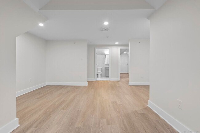 Foto del edificio - 1546 Chapel St
