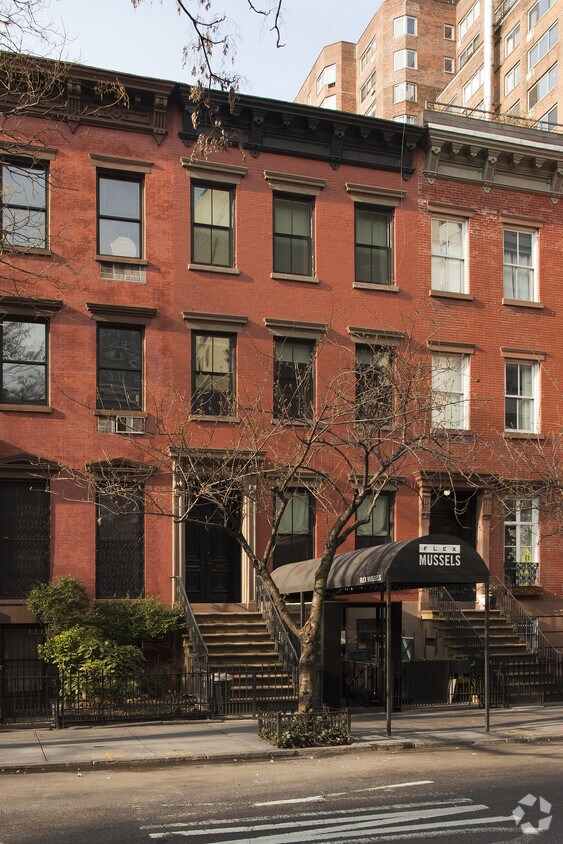 Building Photo - 154 W 13th St