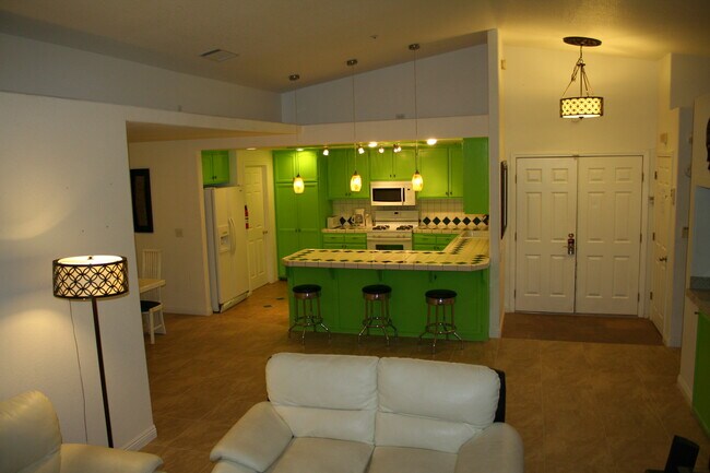 Foto del edificio - 66340 San Marcus Rd