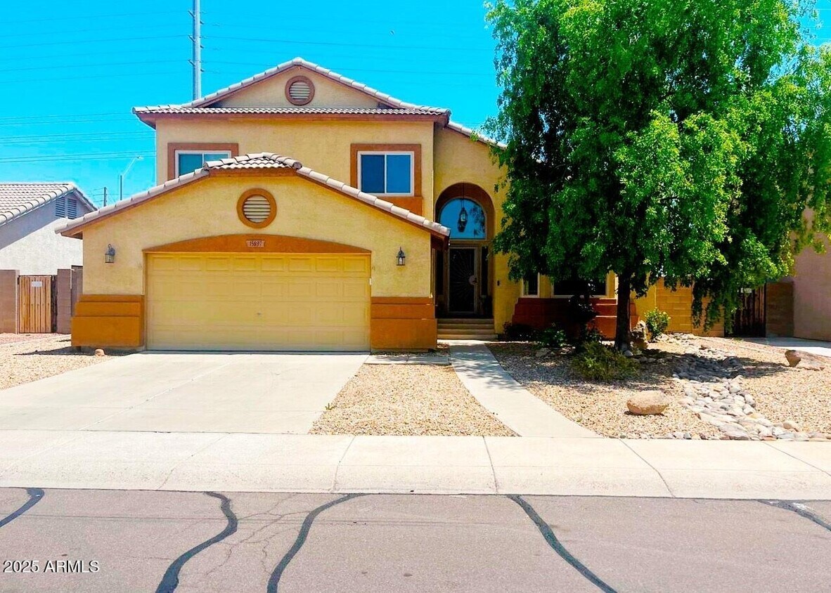 Foto principal - 15897 N Gil Balcome St