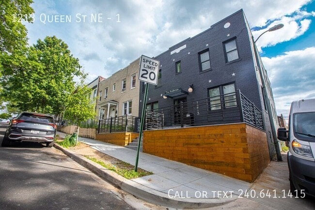 Photo - 1213 Queen St NE-1 Apartment