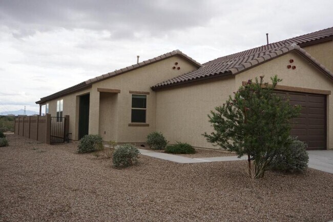 Building Photo - 5135 S River Run Drive