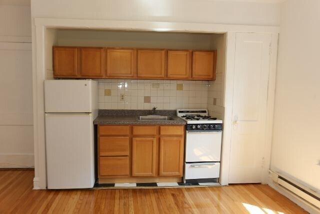 Foto del edificio - 429.5 W Belden Ave