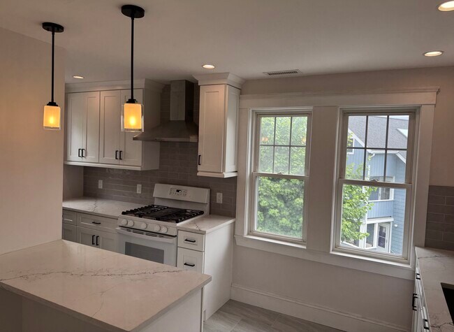 Building Photo - 61 Templeton Pky