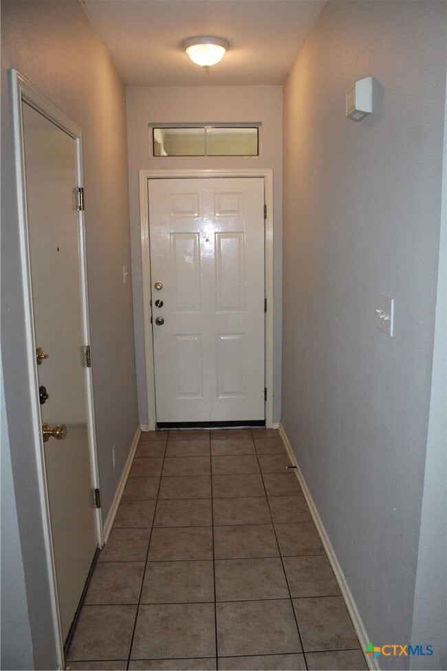 Building Photo - 236 Goliad Dr