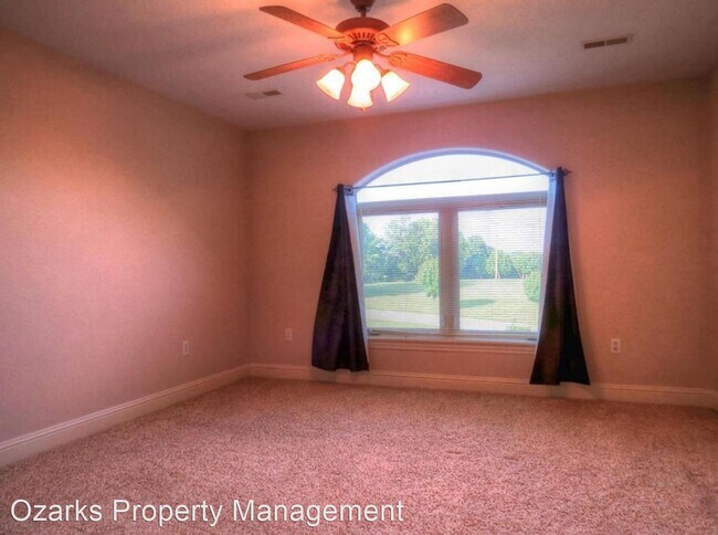 Building Photo - 5 br, 3 bath House - 150 WOODLAND HILLS DRIVE