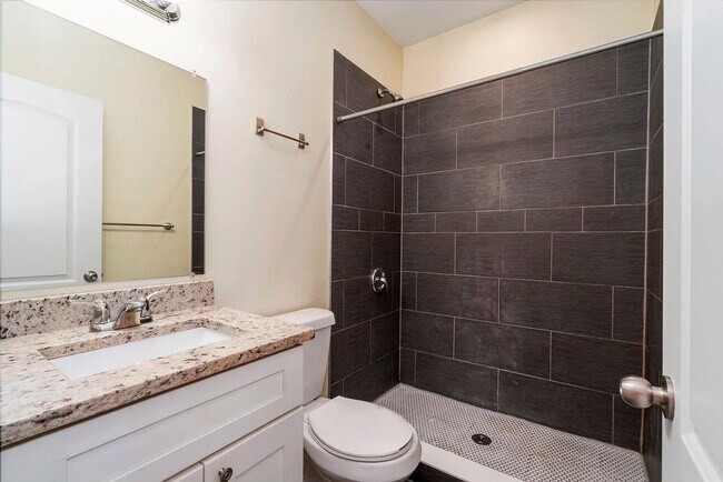 Building Photo - 1634 W Cermak Rd