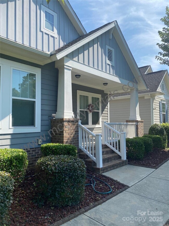 Building Photo - 4221 Courtly Ln