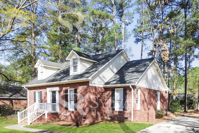 Building Photo - Gorgeous 4BR 3BA Home