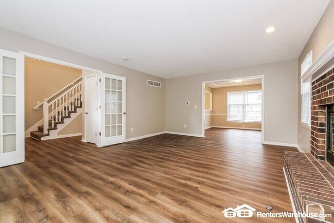 Building Photo - 4 Bed 2.5 Bath In Olathe! Available NOW!!