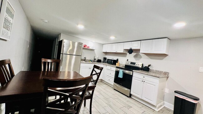 Building Photo - 5924 St Claude Ave