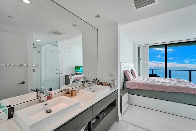 Foto del edificio - 460 NE 28th St