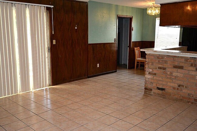Building Photo - 12027 Pompano Ln