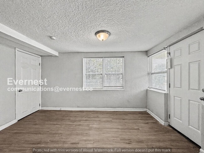 Foto del edificio - 1417 Claudia Spencer St