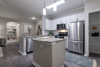 Building Photo - The Shores Apartments