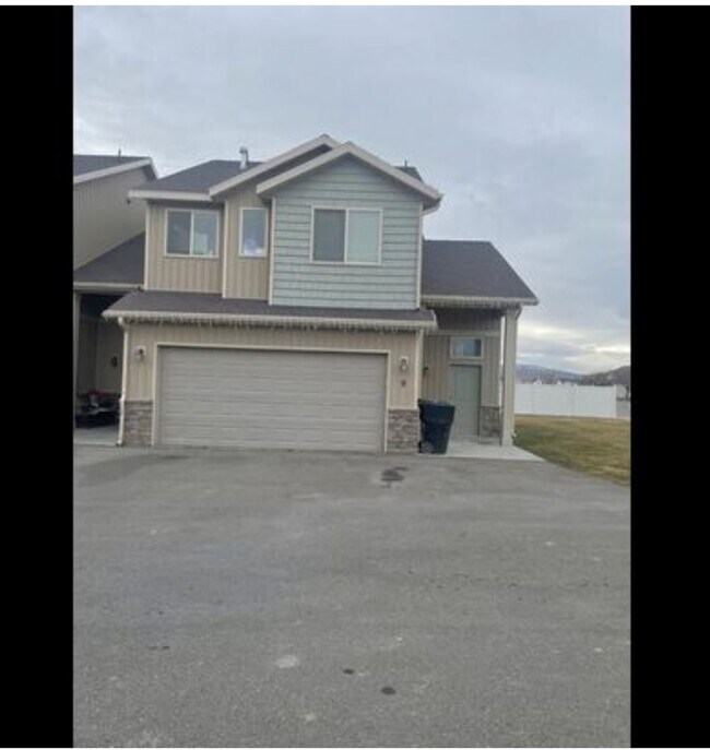Front of the Row-End Townhome - 2615 W 500 N