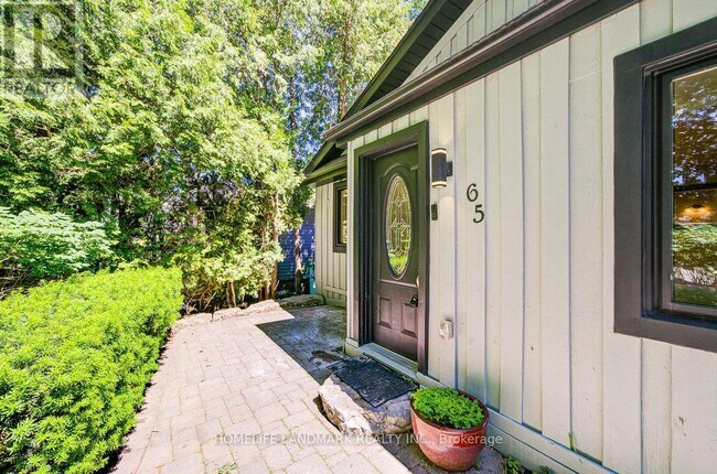 Photo du bâtiment - 65 Cooks Bay Dr