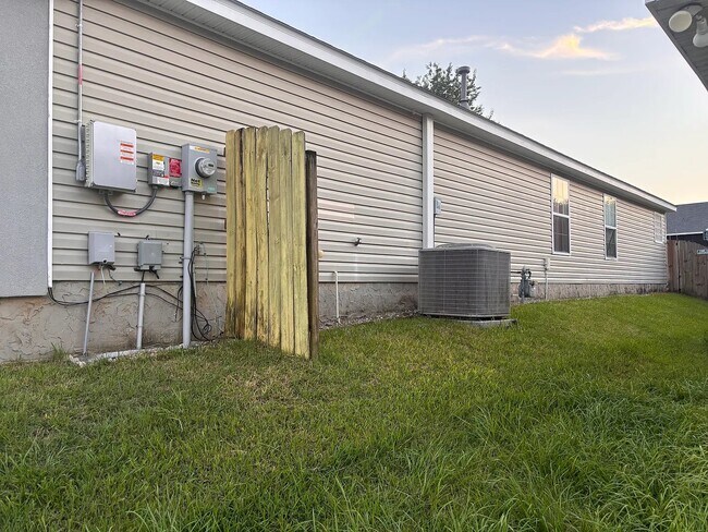 Building Photo - 1114 High Meadow Dr