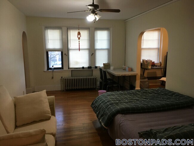 Foto del edificio - 349 Pleasant St