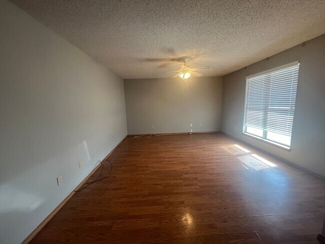 Foto del edificio - 1001 E Scott St