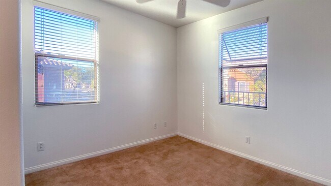 Building Photo - Great single story home 4 beds 3 baths in Henderson