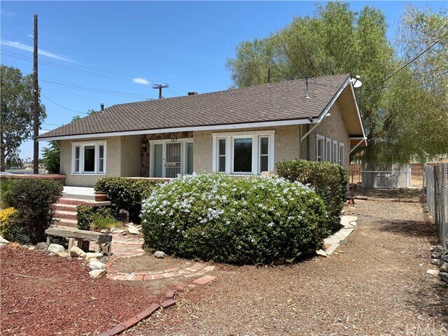 Foto del edificio - 107 Lakeshore Dr