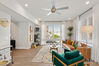 Building Photo - The Line