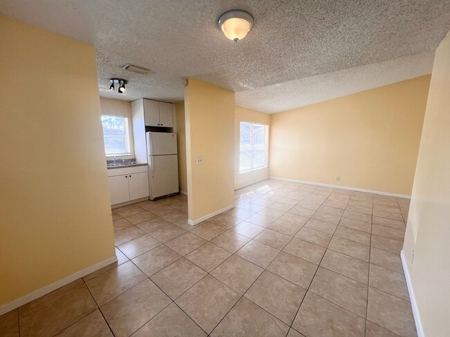 Foto del edificio - 3737 Mil-Lake Cir