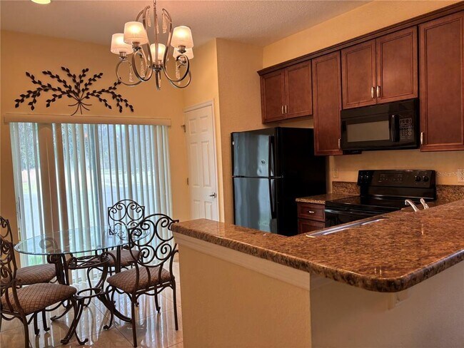 Building Photo - 2060 Royal Vista Ct