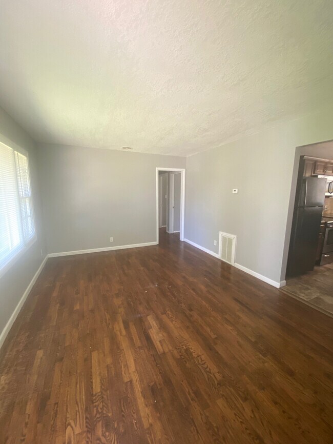 Building Photo - 205 Blue Ridge Ext