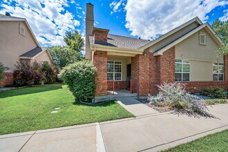 Building Photo - 1333 Charles Dr