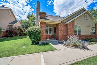 Building Photo - 1333 Charles Dr