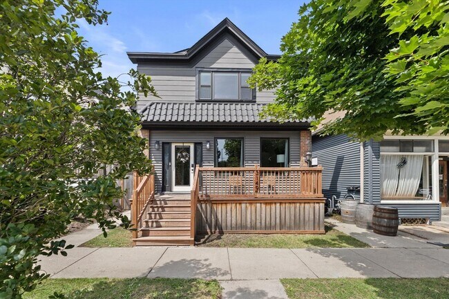 Foto del edificio - 3149 S Howell Ave
