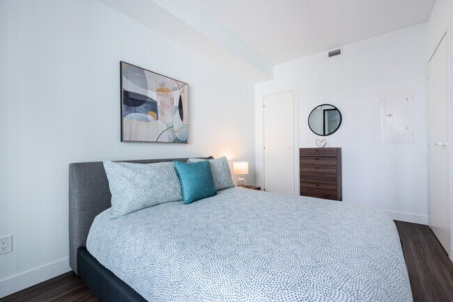 Photo du bâtiment - 1373 Av. Argyle