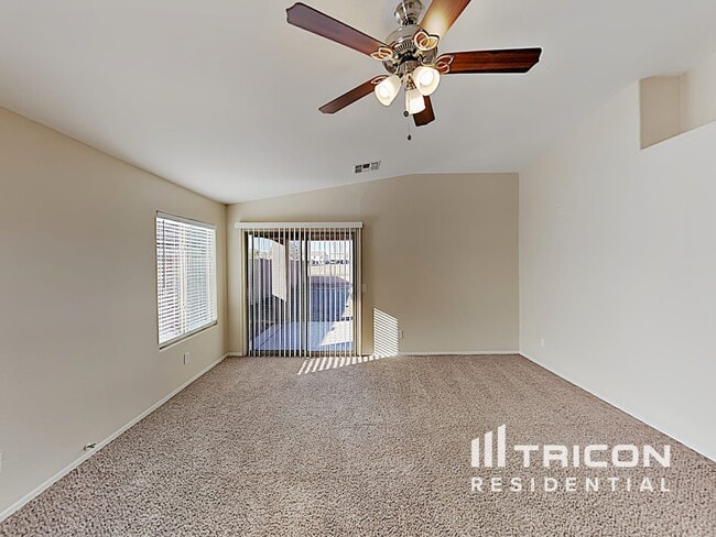 Building Photo - 30568 N Zircon Dr