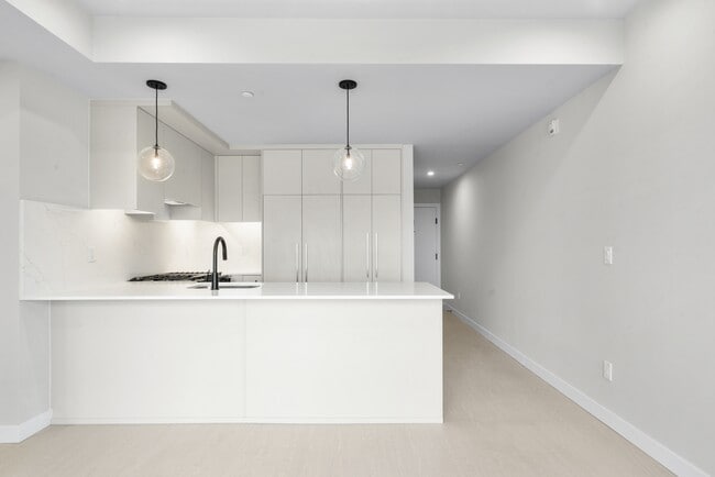 Photo du bâtiment - 8375-8375 Broadcast Ave SW