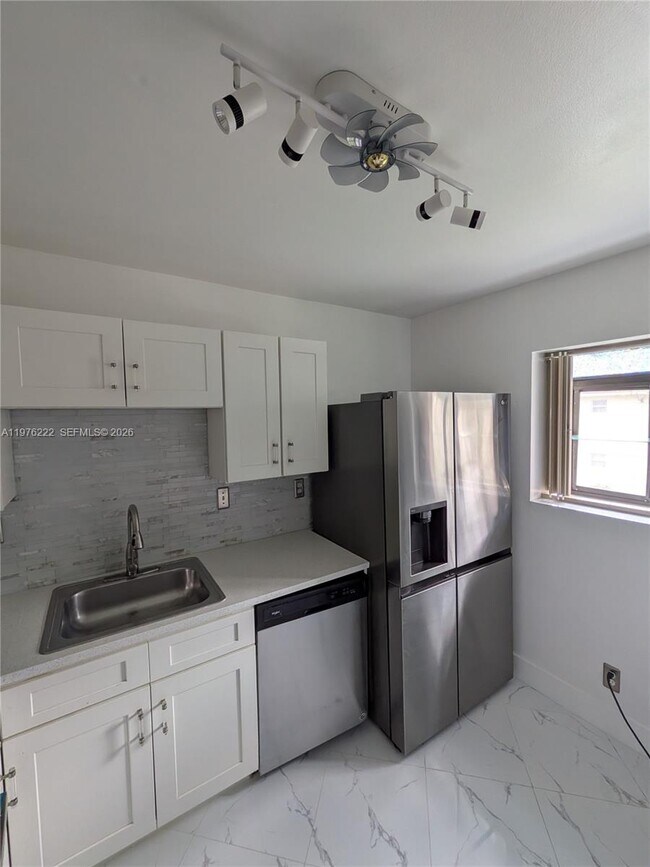 Foto del edificio - 108 Gardens Dr