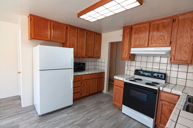 Building Photo - 4/3 near Jollyman Park, Top Cupertino Scho...