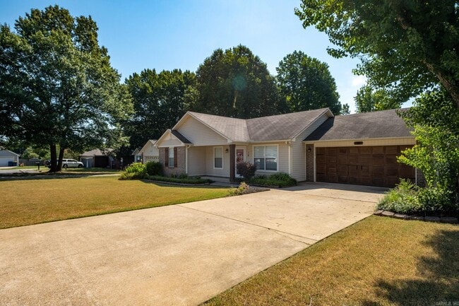 Building Photo - 18 Fox Run Dr