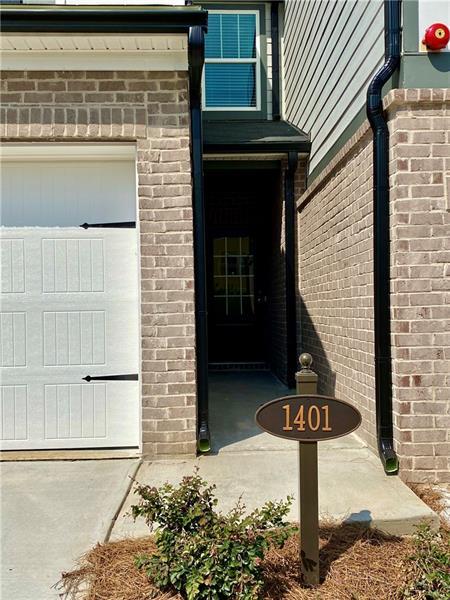 Building Photo - 1401 Vayda Ct