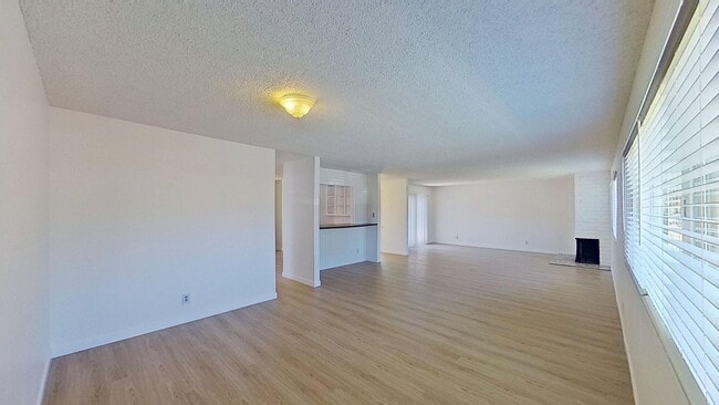Building Photo - 9082 Central Ave