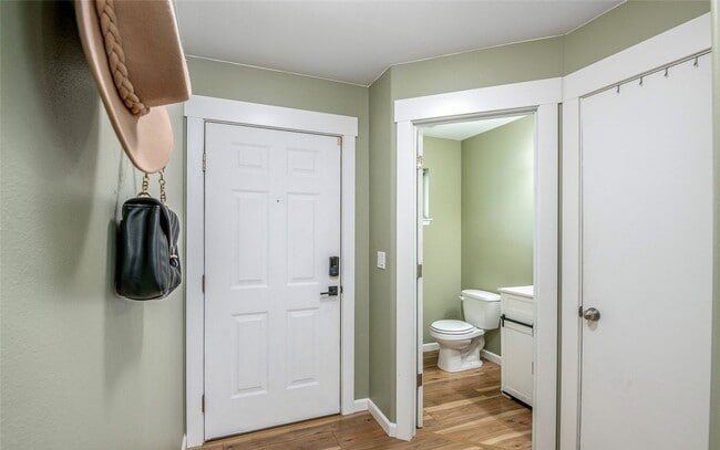 Foto del edificio - Large 3 bedroom pet friendly home at a gre...