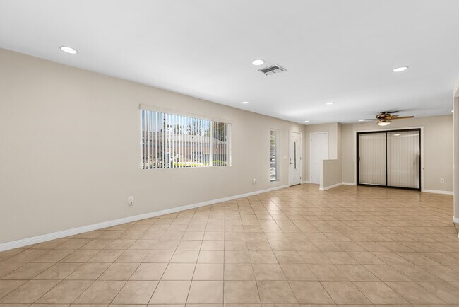 Foto del edificio - 17316 Kingsbury St